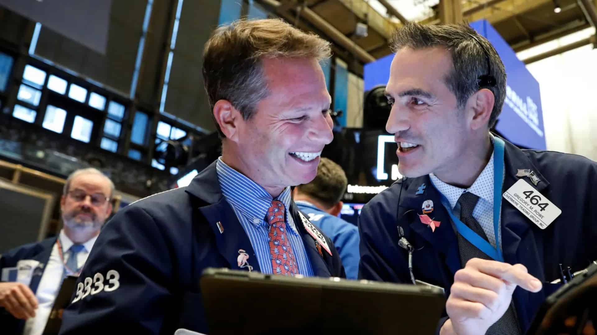 Markets Wrap: S&P 500 and Dow Achieve Record Highs, Marking 2024's Longest Winning Streak