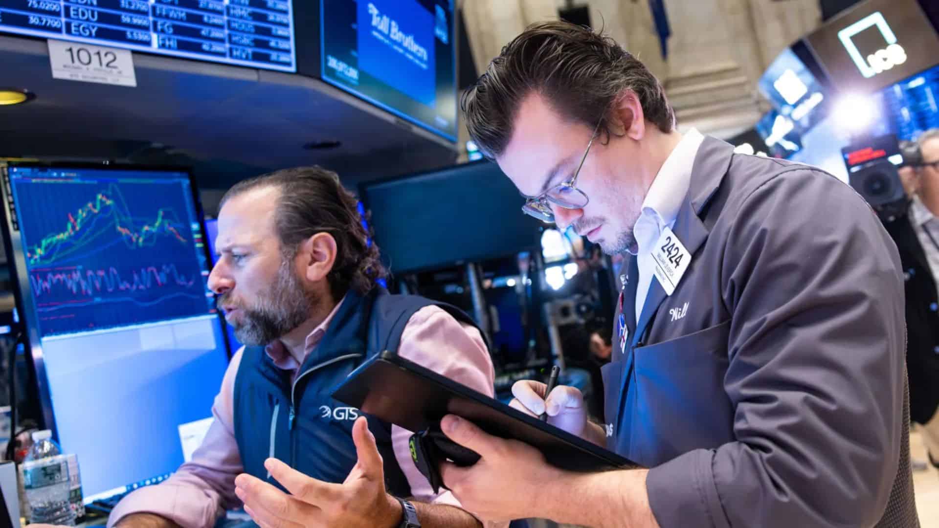 Read more about the article Markets Wrap: Dow, S&P 500 Flat as Postelection Rally Stalls; Stocks Edge Up in Final Hour