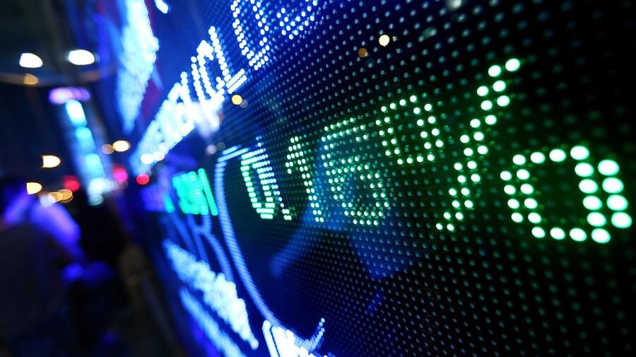 Read more about the article Desjardins Predicts TSX Will Continue to Outperform the S&P 500 Amid U.S. Volatility | AiF News Bites