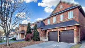 Canadian Home Prices Hit Four-Year Low as New Listings Surge to Record Levels