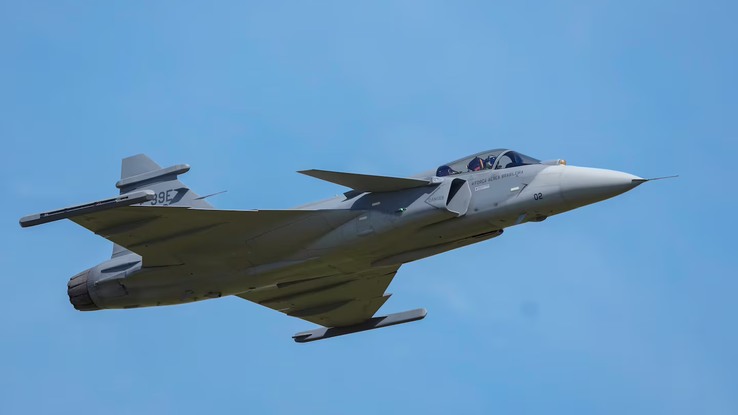 Read more about the article Sweden’s Gripen offer could bring 10,000 jobs to Canada | AiF News Bites