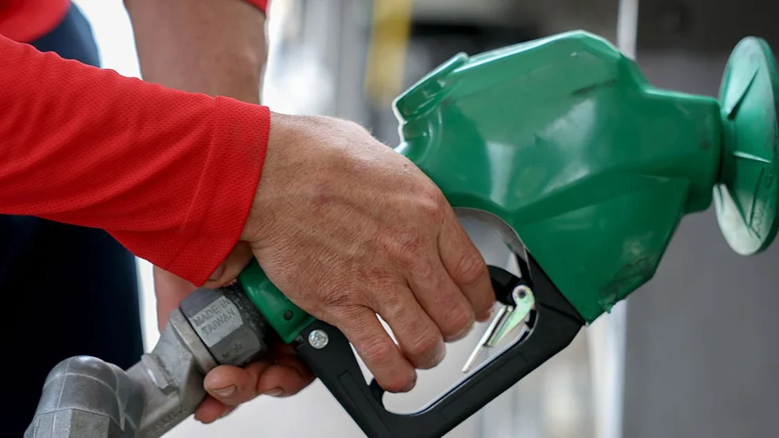 Read more about the article Canada inflation slows to 2.2% as gas prices fall, core inflation remains elevated | AiF News Bites